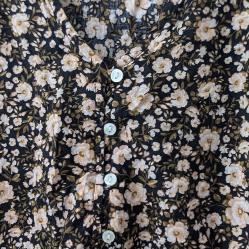 ❤️ Old Navy women's L floral button shirt shirred cuffs - Picture 3 of 4